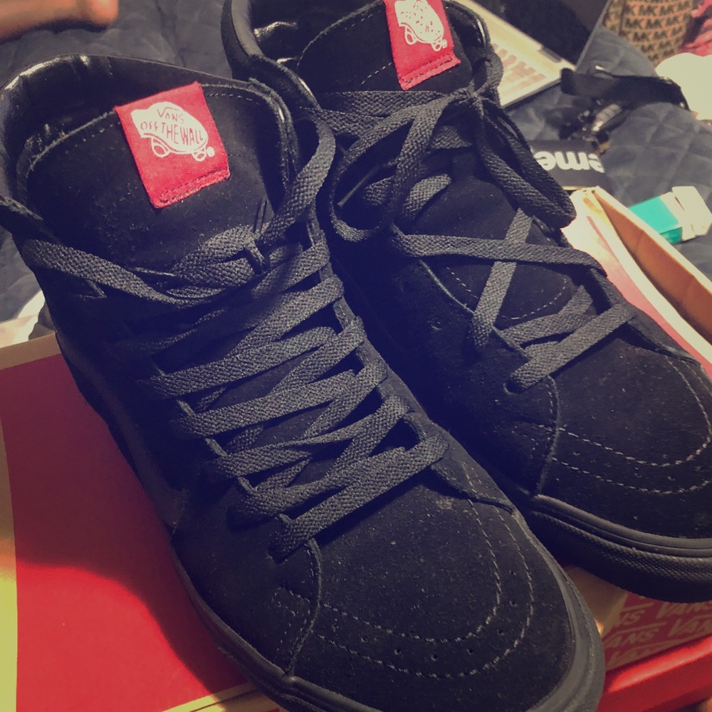 Men’s All Black Suede Hi-Top Vans